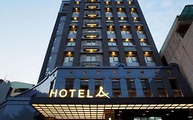 Hotel A